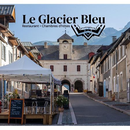 Auberge Le Glacier Bleu Mont-Dauphin Exterior photo